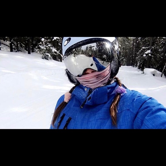 Hi, I’m Jocelyn! I live in Canada. 🇨🇦 - Picture 3 of 5